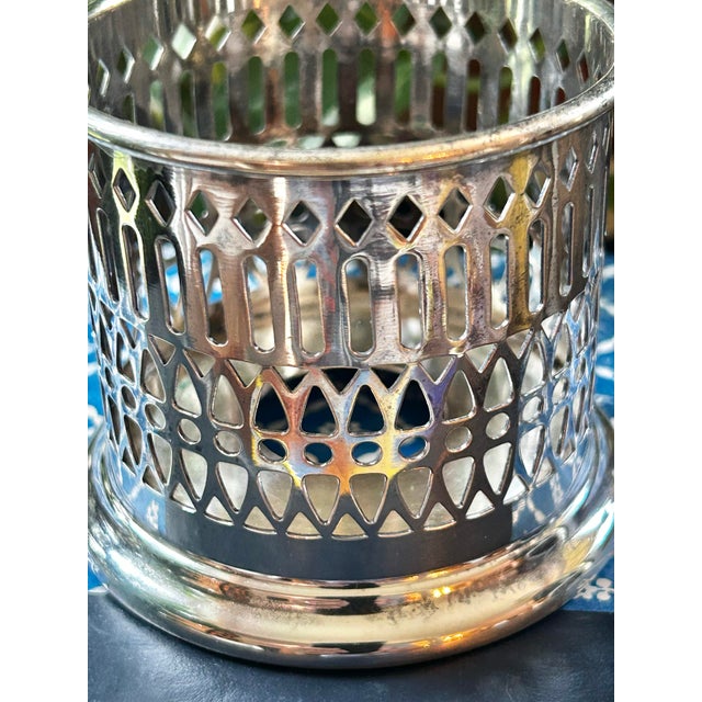 1960s Vintage Sheffield Silver Co. Art Deco Silver Plate Condiment Holder or Jar Sleeve For Sale - Image 5 of 8