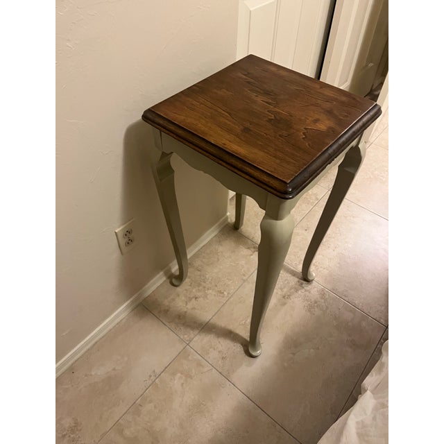 Vintage Queen Anne Style Accent Side Table For Sale - Image 4 of 11