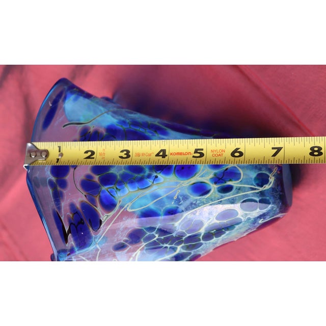 Mid-Century Modern Vintage MCM Paul Bendzunas Studio Hand Blown Art Glass Blue Handkerchief Vase For Sale - Image 3 of 6