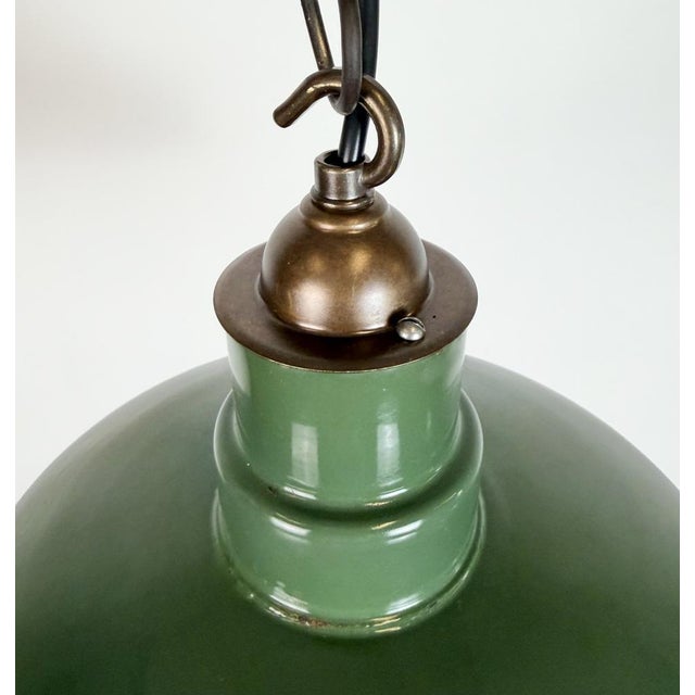 Green Industrial British Green Enamel Factory Pendant Lamp, 1960s For Sale - Image 8 of 17