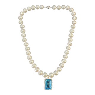 14k Gold 50.25 Carat Blue Topaz & 1.38 CTW Diamond Pendant Pearl Necklace For Sale