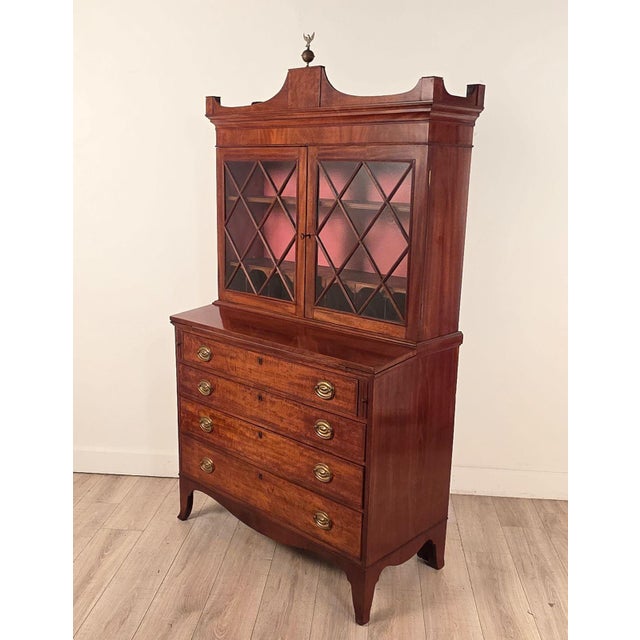 Federal Secretary Bookcase, America Circa 1820 For Sale In San Francisco - Image 6 of 12