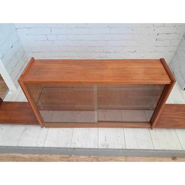 Mid-Century Vintage Danish Teak Floating Wall Display Unit in the style of Ladderax, 1960 For Sale - Image 15 of 18
