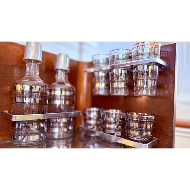 Chestnut A Rare Functioning Art Deco Philco Radiobar 1937. Complete Original Glassware. For Sale - Image 8 of 16