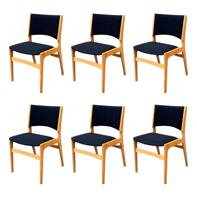 Set of Six Danish Beech Dining Chairs by Erik Buch | Dovetail Joinery & Black Upholstery For Sale
