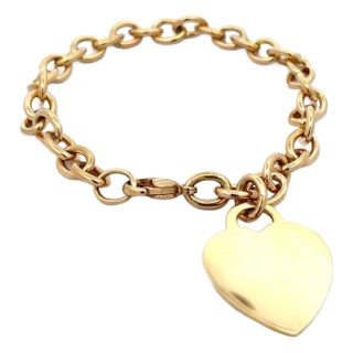 Tiffany & Co. Heart Charm Bracelet 18k Yellow Gold Oval Link Chain For Sale