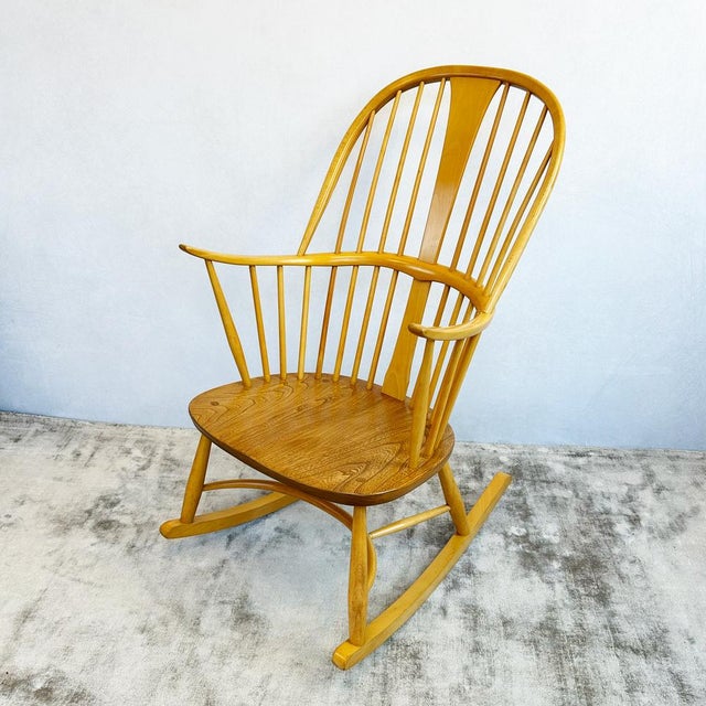 Mid-Century Modern Model 7912 Chairmakers Rocking Chair by Lucian Ercolani for Ercol, 1970s For Sale - Image 3 of 10