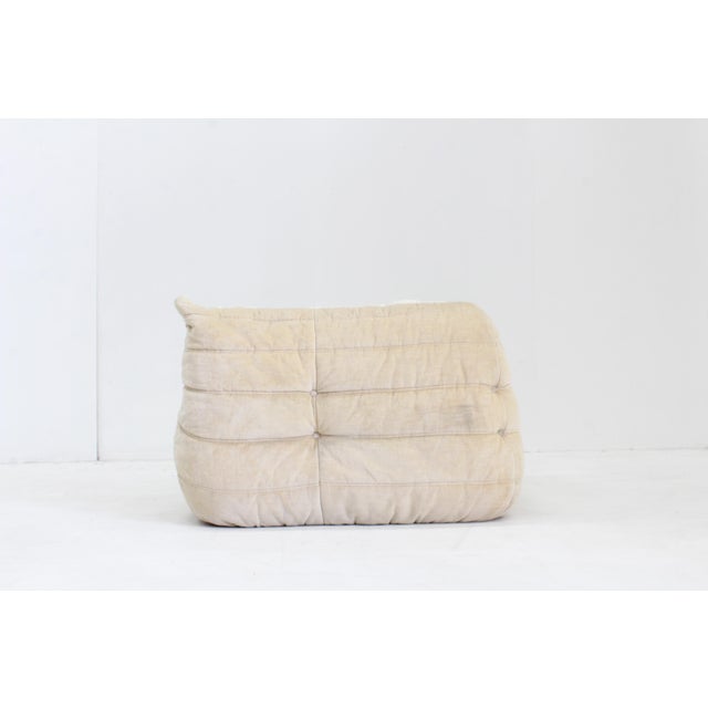 Vintage Togo Corner Chair in Beige Velvet by Michel Ducaroy from Ligne Roset, 1980s For Sale - Image 6 of 9