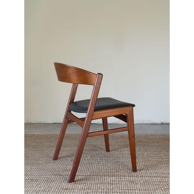 Wood Danish Teak Dining Chairs attributed to Erik Kirkegaard for Høng Stole, 1960s, Set of 6 For Sale - Image 7 of 18