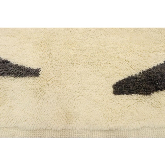 Berber Tribes of Morocco Contemporary Moroccan Rug-8′3″ × 13′9″ For Sale - Image 4 of 10