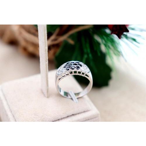 White Gold Ring with Quartz For Sale - Image 9 of 9