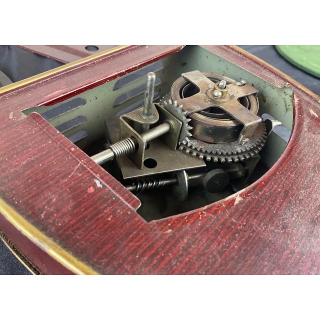 Bingola III Phonograph with Children's Records, 1920s For Sale - Image 3 of 10
