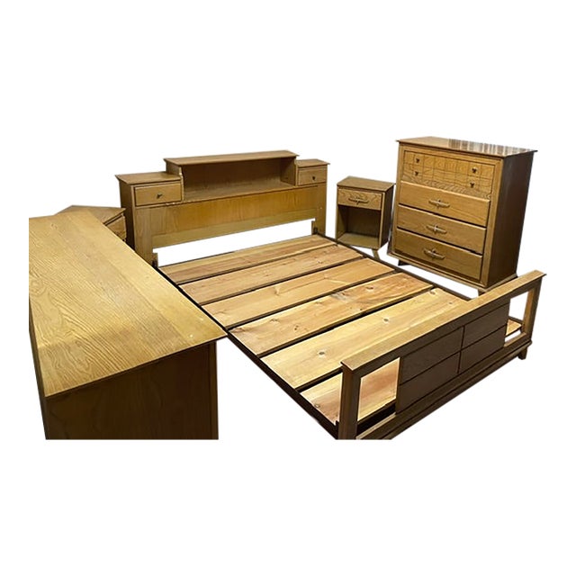 Mid-Century Modern Bedroom Set For Sale