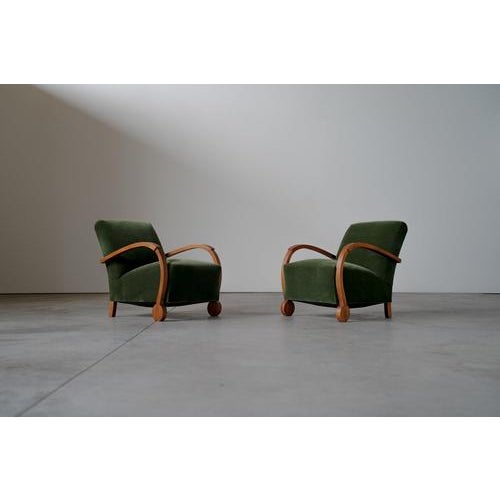 Lounge chairs The chairs are in perfect condition with minor traces of usage normal to their age. They are reupholstered...