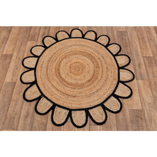 Black Round Jute Scallop Rug - 8'x8' For Sale - Image 4 of 9