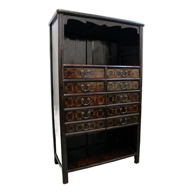 Early 20th Century Large Chinese Lacquered Elmwood Display Cabinet For Sale
