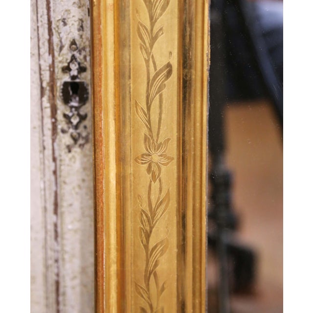 19th Century French Louis Philippe Giltwood Mirror With Engraved Floral Motifs For Sale - Image 4 of 6