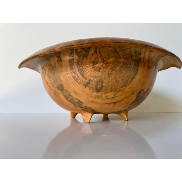 For your consideration we are presenting for sale this fantastic Vintage organic hand-turned wood footed bowl with natural...