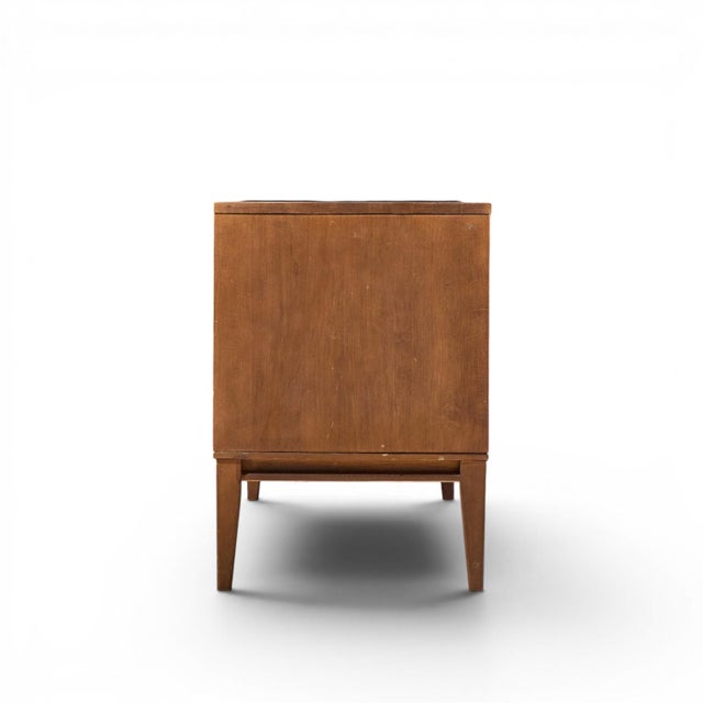 Mid 20th Century Paul McCobb for Planner Group Mid Century Maple Sliding Door Credenza For Sale - Image 5 of 10