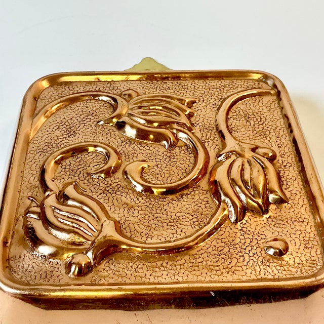 1950s Vintage Arts & Crafts Farmhouse Boho Chic Tulip Copper Mold With Brass Hardware For Sale - Image 12 of 12