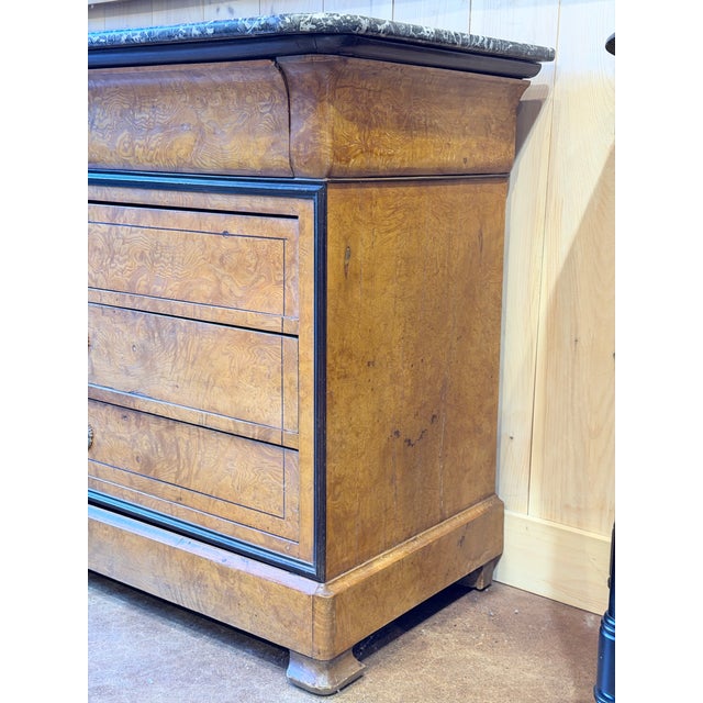 French Antique French Louis Philippe Burl Walnut Four-Drawer Commode With Marble Top For Sale - Image 3 of 12