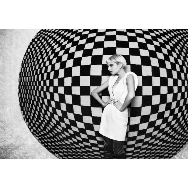 Convex Circular 400 Rug by Illulian For Sale - Image 6 of 9