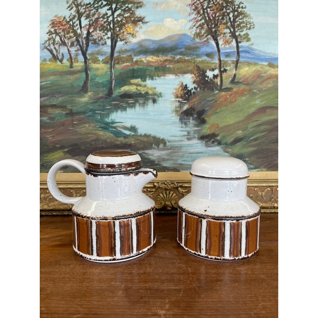 Vintage Mid-Century Modern Midwinter Pottery Creamer and Lidded Sugar Bowl Set, Hand-Painted in England For Sale - Image 9 of 9