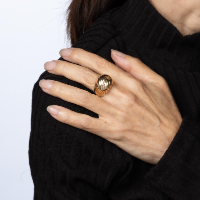 80s Vintage Ridged Dome Ring 14k Yellow Gold Estate Cocktail Fine Jewelry, Size 6 For Sale In Los Angeles - Image 6 of 7