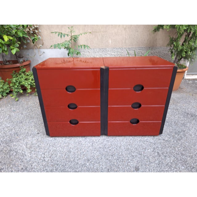 Como Bedside Tables MB3 Model in Red Lacquer and Burnished Brass by Luigi Caccia Dominioni for Azucena, 1970s, Set of 2 For Sale - Image 9 of 9