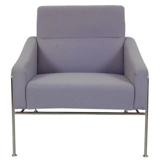 3301 Airport Chair in Purple Fabric from Arne Jacobsen, 1980s For Sale