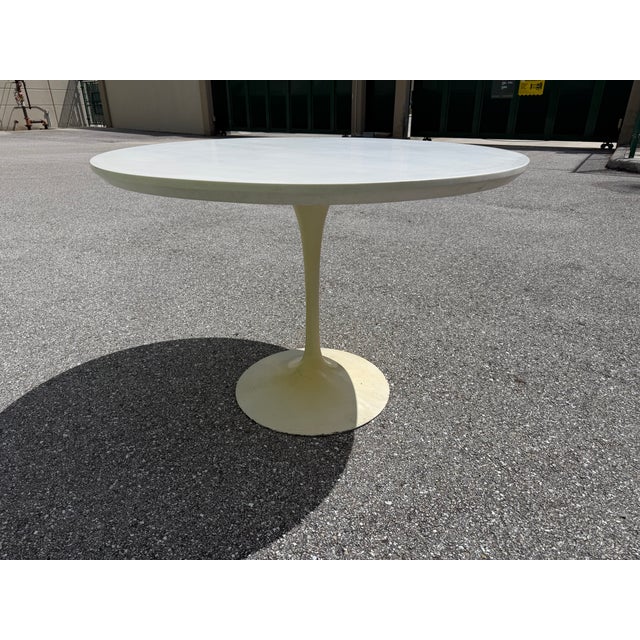 Vintage Tulip Chairs and Dining Table in the Style of Eero Saarinen, 1970s, Set of Acrylic Top For Sale - Image 13 of 17
