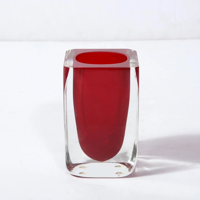 Mid-Century Modern Handblown Cardinal Murano Glass Vase For Sale In New York - Image 6 of 12