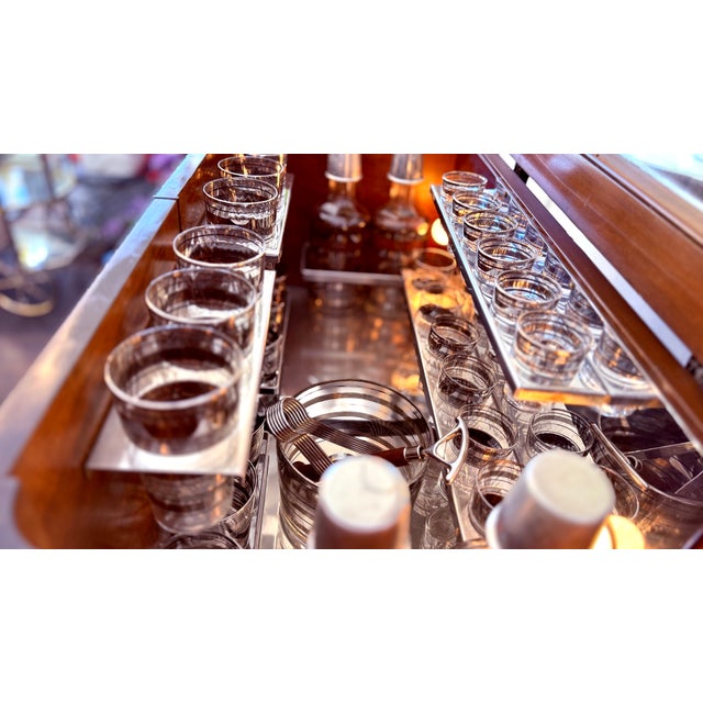 1930s A Rare Functioning Art Deco Philco Radiobar 1937. Complete Original Glassware. For Sale - Image 5 of 16