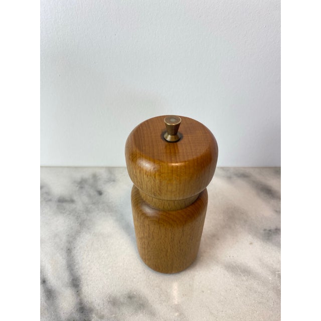 Vintage Danish Modern White Oak Salt or Pepper Grinder With Brass Hardware — Scandinavian European Kitchenware For Sale - Image 4 of 8