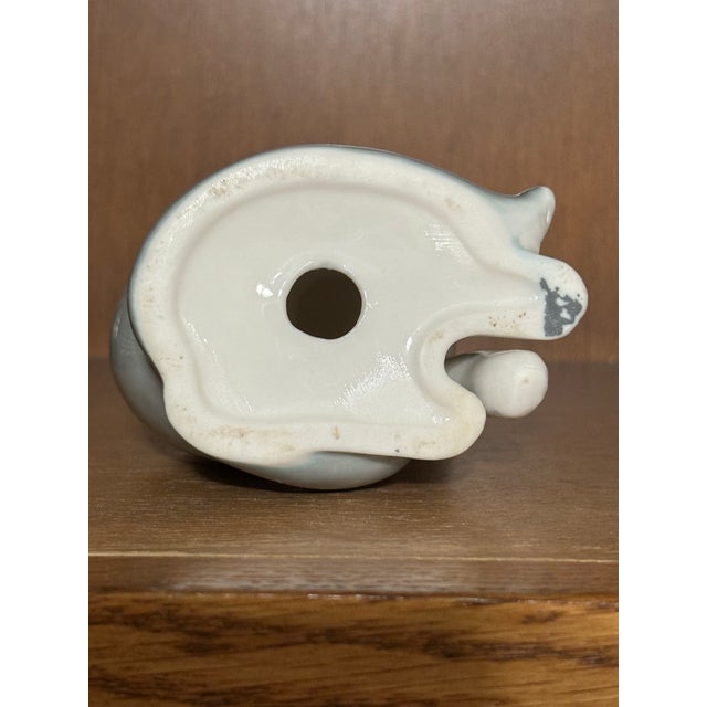 Bing & Grøndahl Porcelain Grooming Sitting Cat Figurine, 1950s, Unsigned Sale For Sale In New York - Image 6 of 7