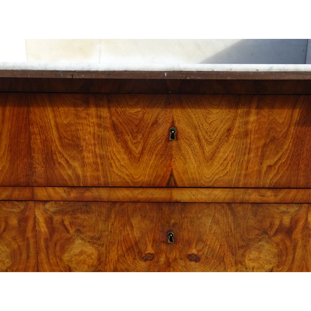 Louis Philippe Burr Walnut Washstand with Railway-Style Mechanism For Sale - Image 15 of 18