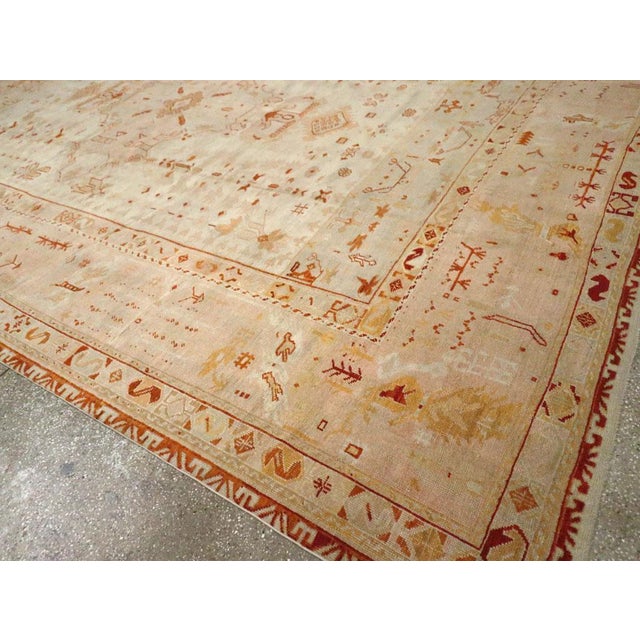 Galerie Shabab Collection Early 20th Century Turkish Oushak Room Size Carpet For Sale In New York - Image 6 of 8