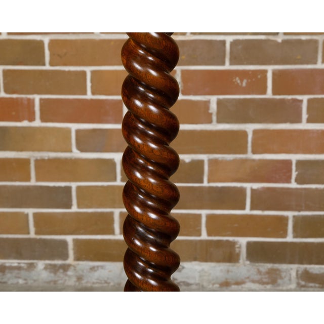 Early 20th Century English Turn of the Century Walnut Barley Twist Floor Lamp with Two Lights For Sale In Atlanta - Image 6 of 9