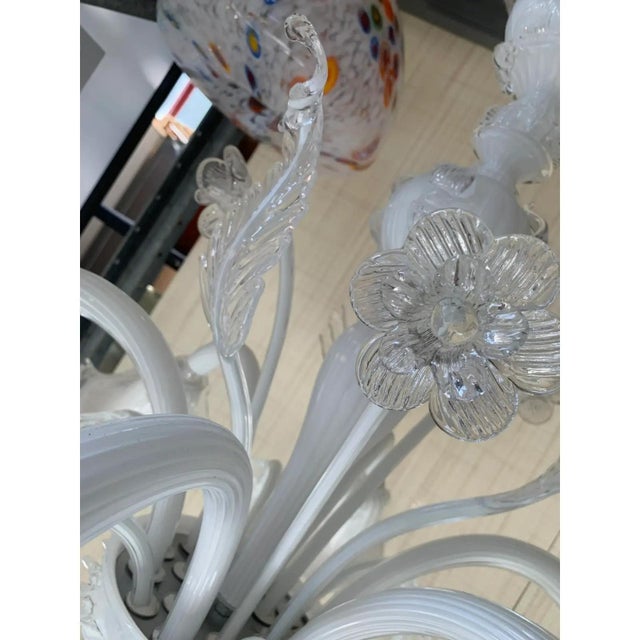 Early 21st Century Transparent and Milky-White Venetian Glass Chandelier with Floral and Leaf Accents by Simoeng For Sale - Image 5 of 14