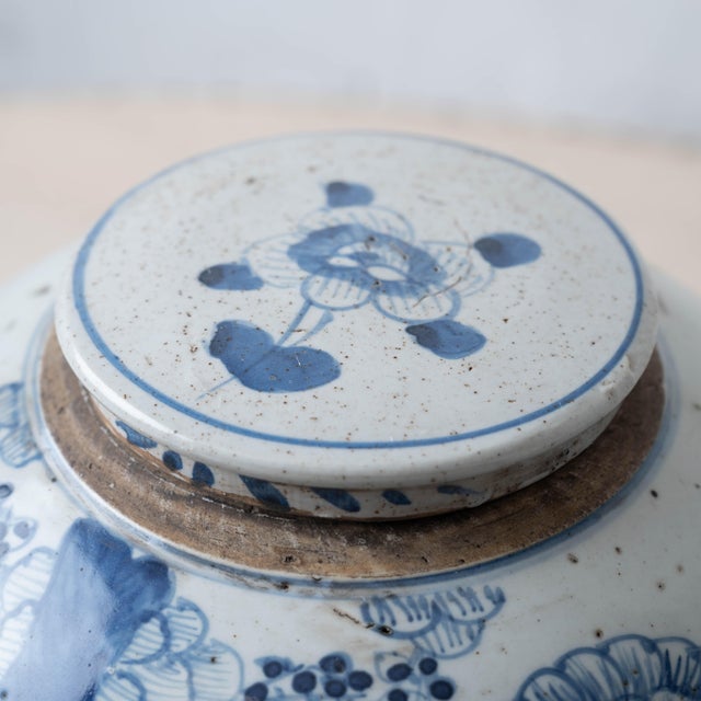 Mid 20th Century Pair of Chinese Blue and White Porcelain Ginger Jars, 20th Century For Sale - Image 5 of 12