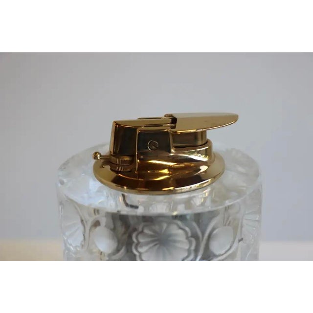 1930s French Crystal Tokyo Table Lighter with Frosted Floral Medallions by René Lalique, 1930 For Sale - Image 5 of 10