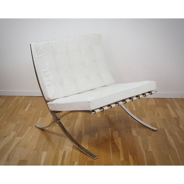 Barcelona Chair in Leather by Ludwig Mies Van Der Rohe for Knoll International For Sale - Image 6 of 13