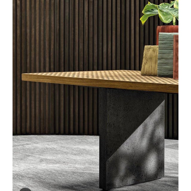 Minotti Quadrado Outdoor Dining Table – Teak – 297cm A refined expression of modern outdoor luxury, the Minotti Quadrado...