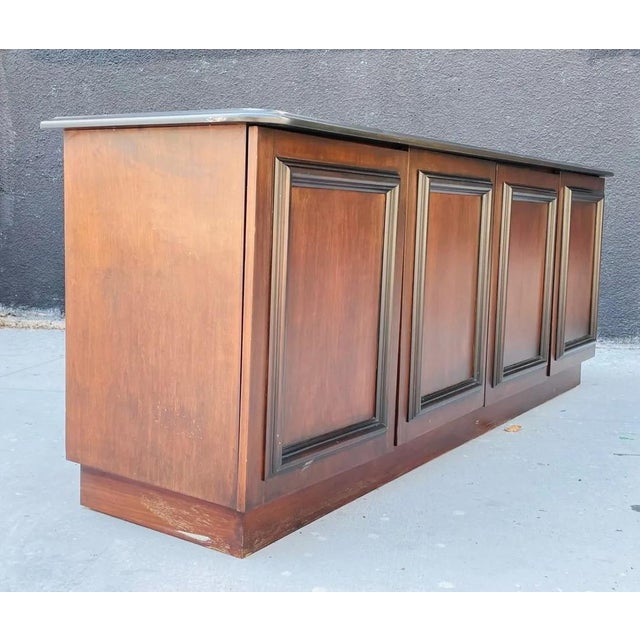 Mid-Century Modern 1970s Mid-Century Modern Walnut Credenza Sideboard, American Modern Design For Sale - Image 3 of 13