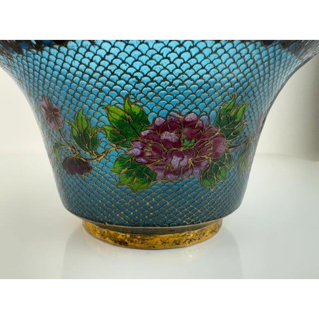 Vintage Mid 20th Century Chinese Cloisonné Decorative Bowl in Brilliant Sky Blue With Floral Motif For Sale In Little Rock - Image 6 of 16