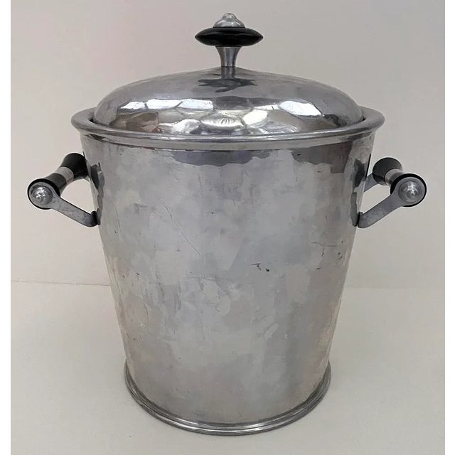 Mid Century Ice Bucket With Bakelite Knob and Handles For Sale - Image 4 of 8