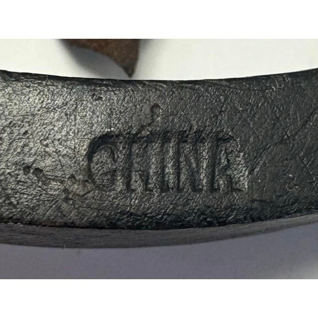 Mid 20th Century Set of 2 Vintage Metal Botanical 5” Wall Hangings – Round Floral & Bamboo Wall Art (China) For Sale - Image 5 of 8