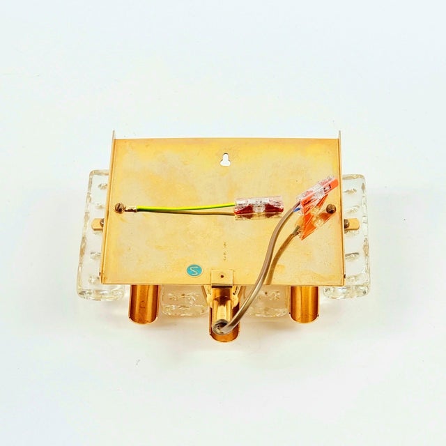 Gold Mid-Century Modern Scandinavian Glass and Brass Wall Lamp by Jakobsson for Orrefors & MPR, 1960s For Sale - Image 8 of 9