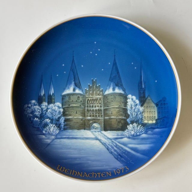 Hand-Painted Lübecker Holstentor Christmas Wall Plate by Georg Küspert for Rosenthal, 1973 For Sale - Image 6 of 6