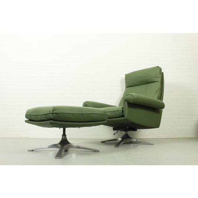 DS-31 High-Back Lounge Chair and Ottoman from de Sede, 1970s, Set of 2 For Sale - Image 6 of 13